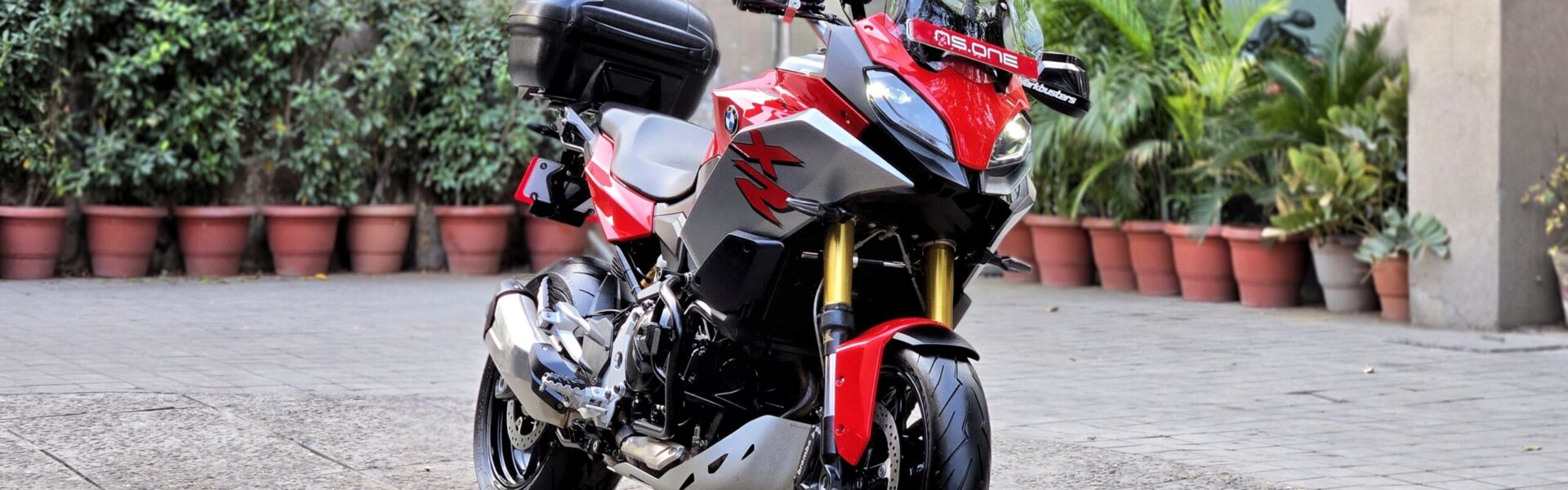 BMW F900XR Pro