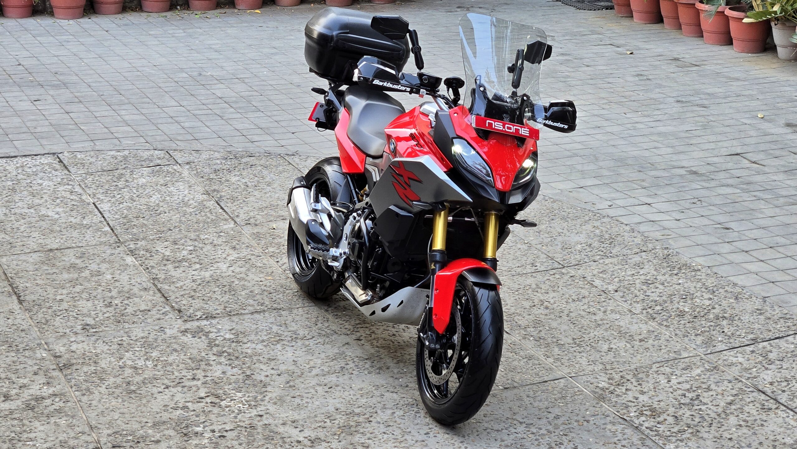 BMW F900XR Pro
