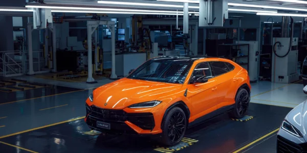 Lamborghini Urus SE 2025