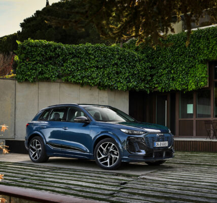 audi-q6-e-tron-price-smart-features-electric-suv