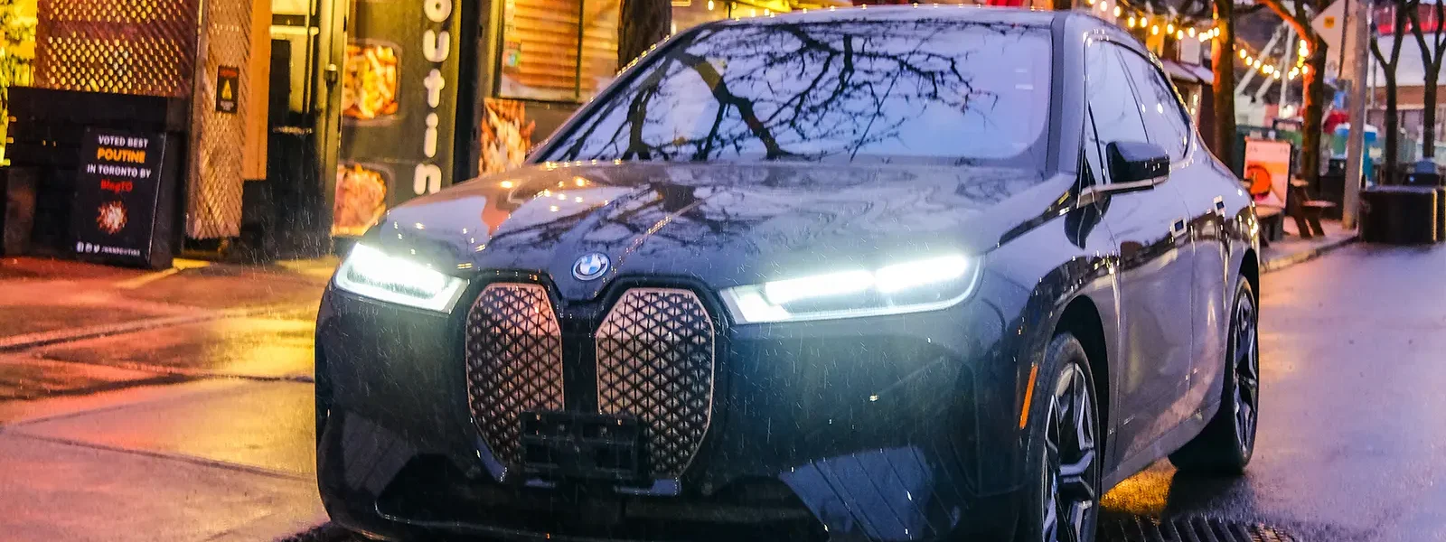 bmw-ix-2025-electric-suv-smart-interior-ai-tech-india