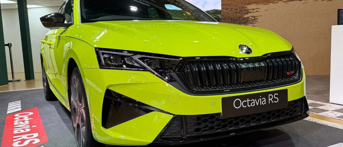 skoda-octavia-rs-2025-hi-tech-performance-sedan