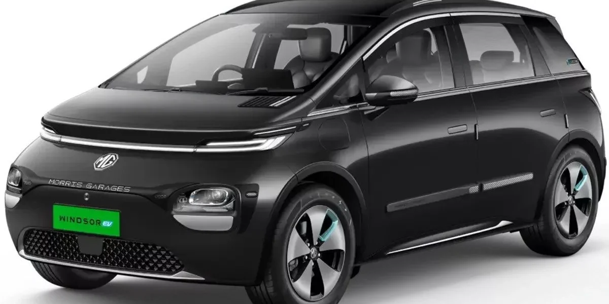 mg-windsor-ev-price-range-features-hindi-2025