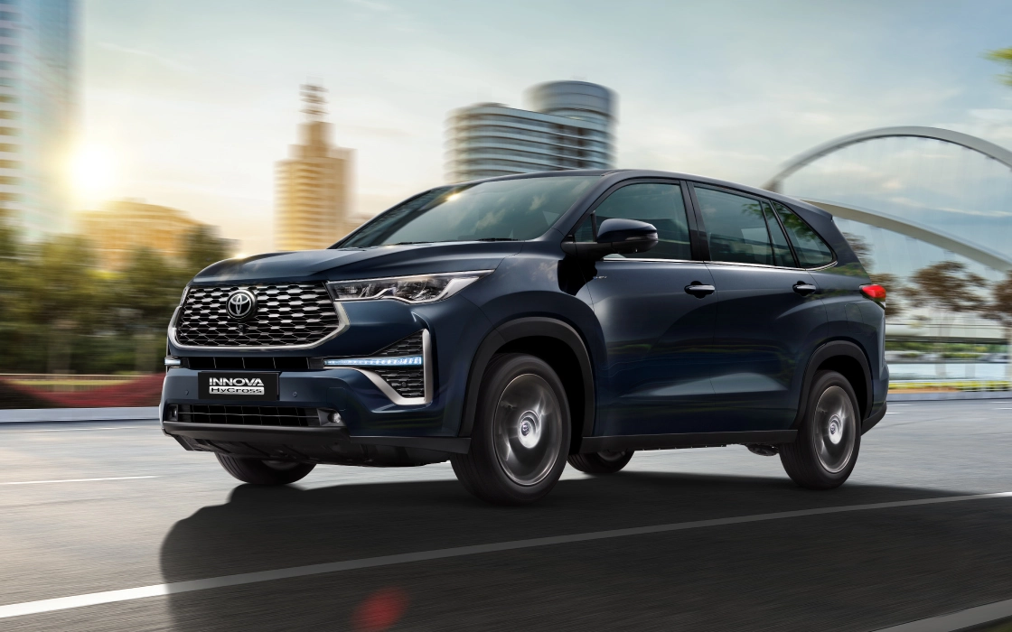toyota-innova-hycross-7-seater-price