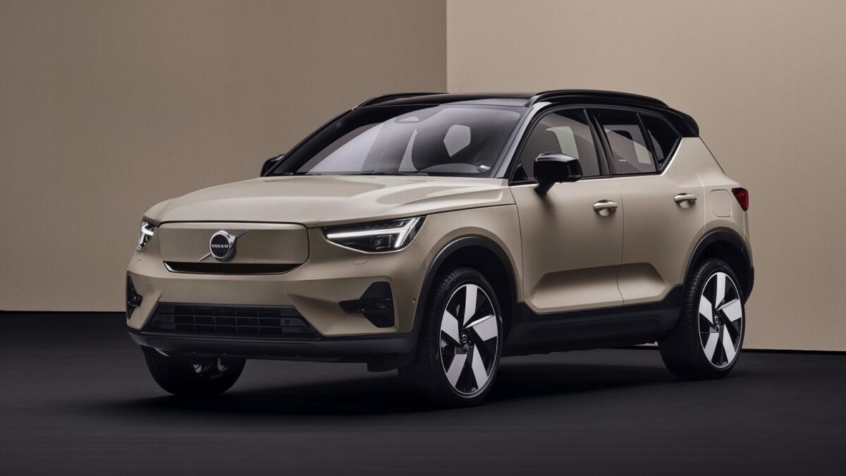 volvo-ex40-2025-electric-suv-hindi-review